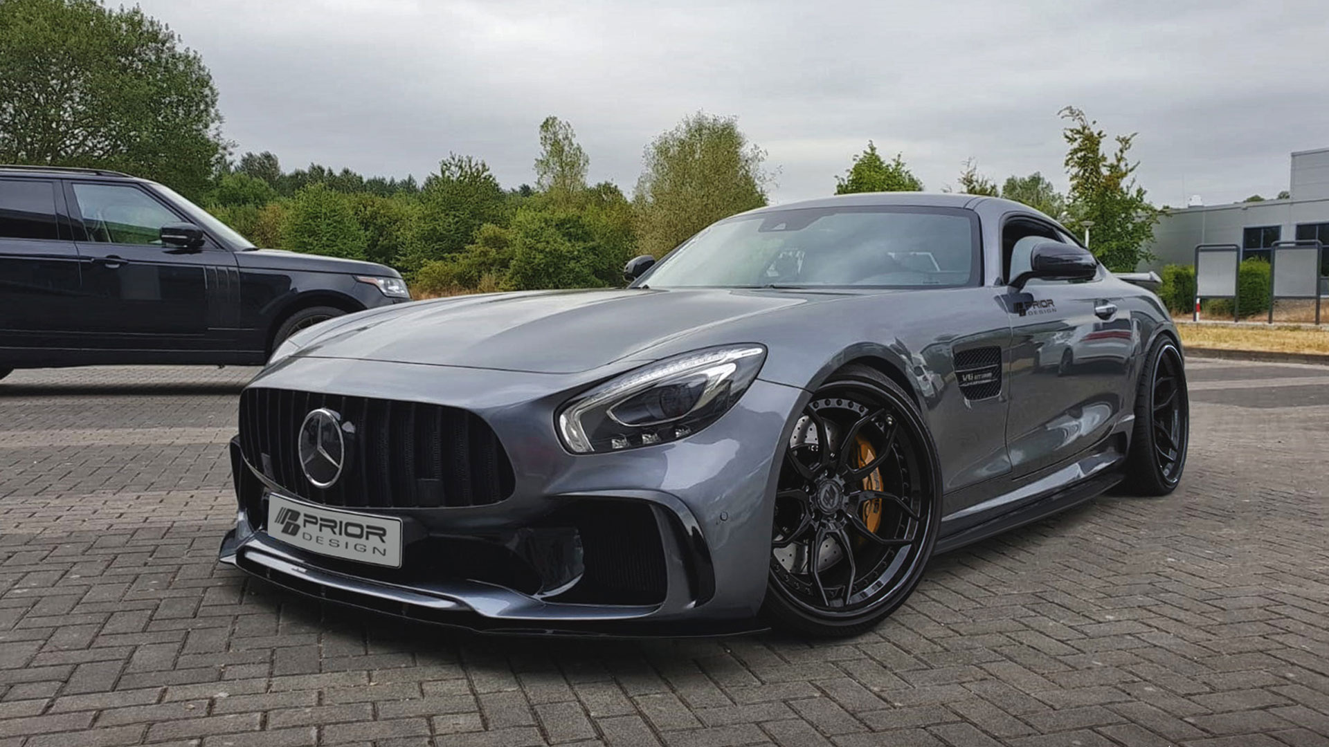 Mercedes Benz AMG gt r190