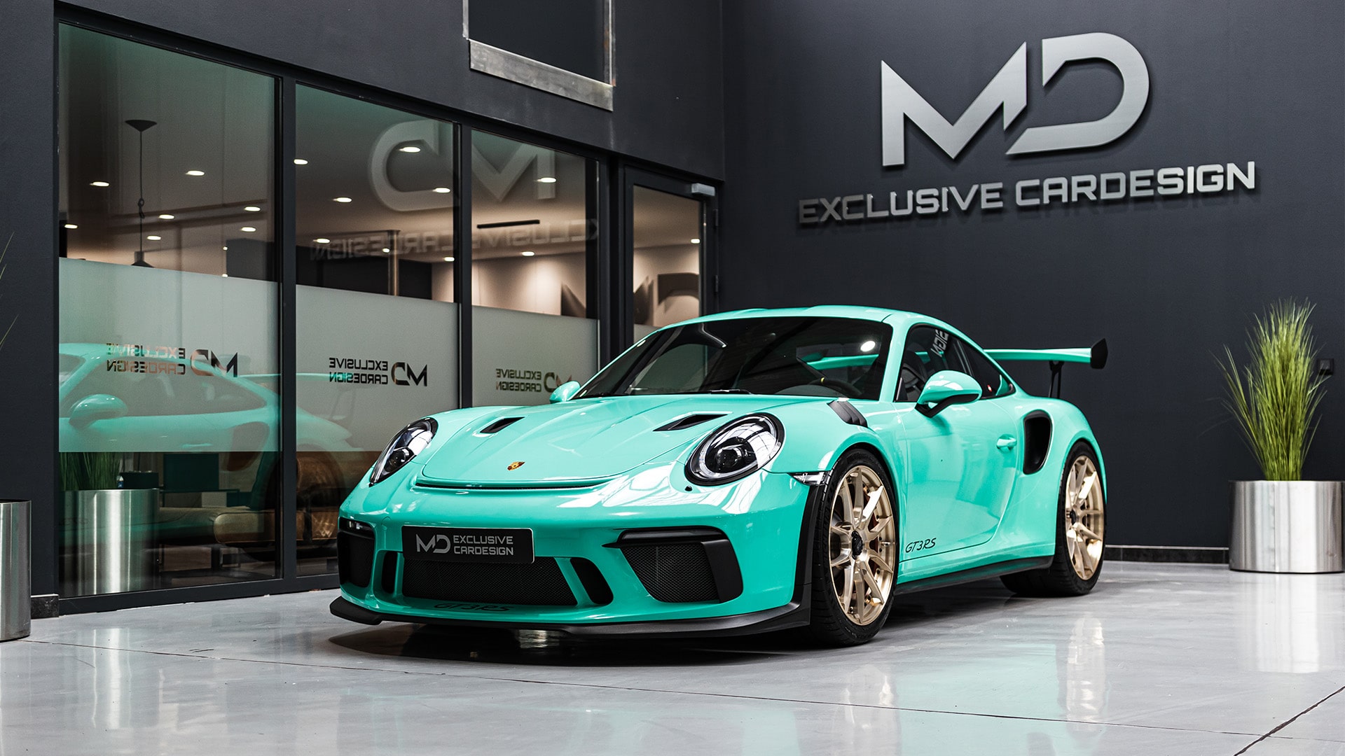 M D Exclusive Cardesign