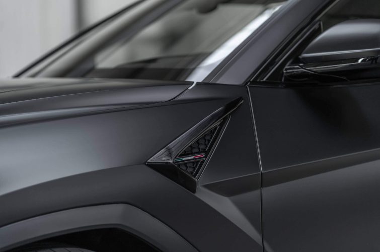 PD700 Side Frames for Fender Air Intakes for Lamborghini Urus - M&D  exclusive cardesign